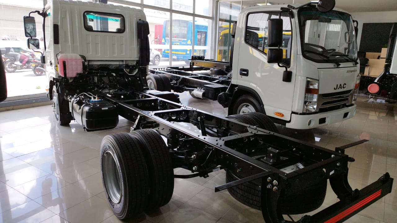 JAC JKR LARGO