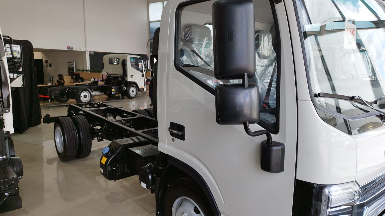 JAC JKR LARGO
