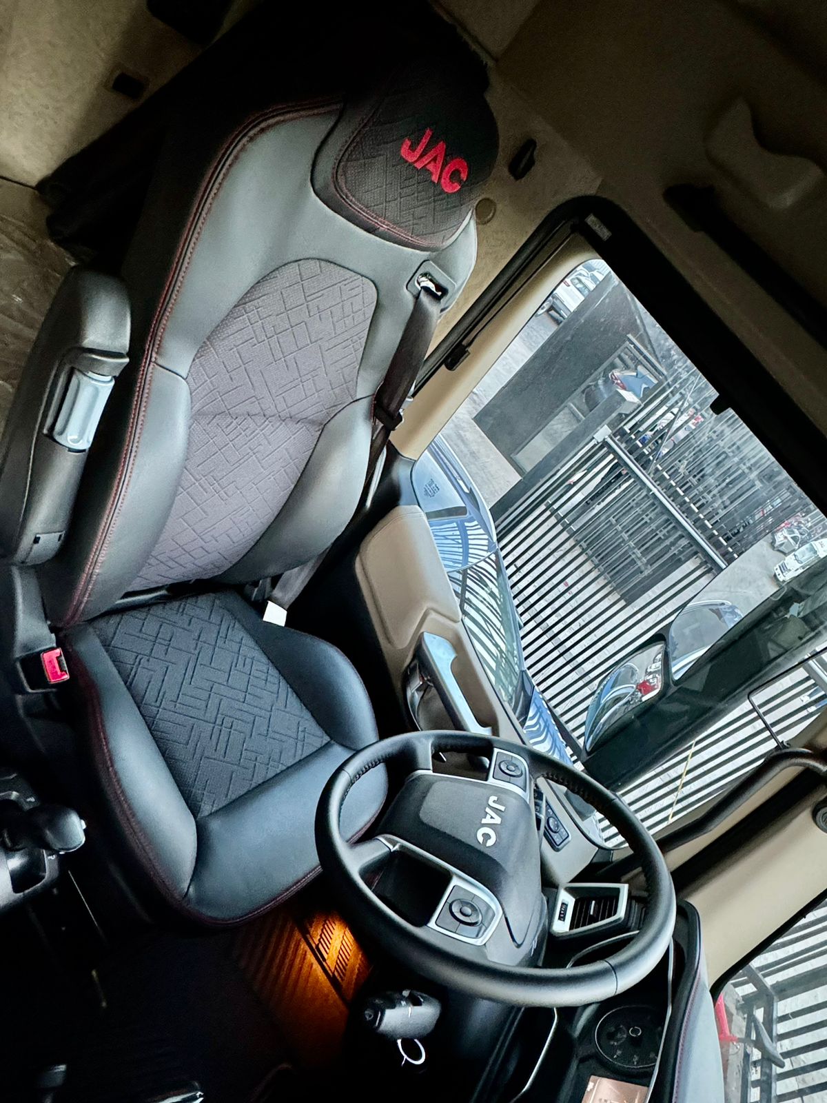 JAC K7