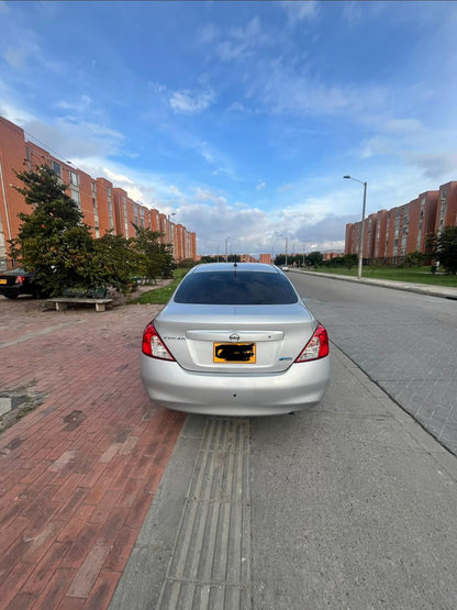 Nissan Versa modelo 2015