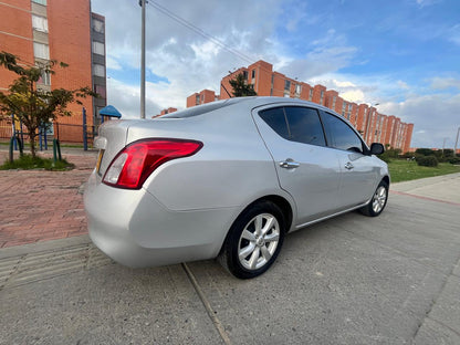 Nissan Versa modelo 2015