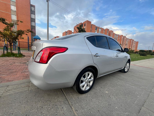 Nissan Versa modelo 2015