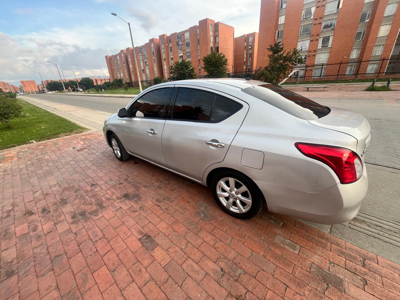 Nissan Versa modelo 2015