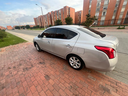 Nissan Versa modelo 2015