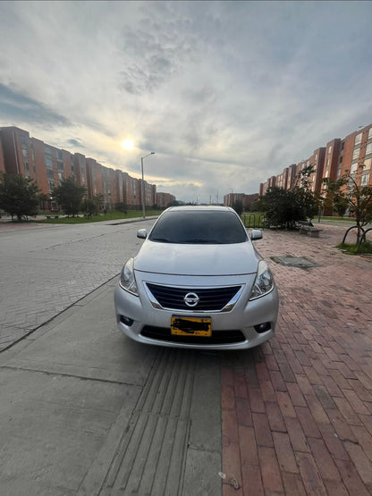 Nissan Versa modelo 2015