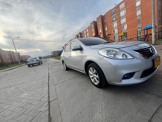 Nissan Versa modelo 2015