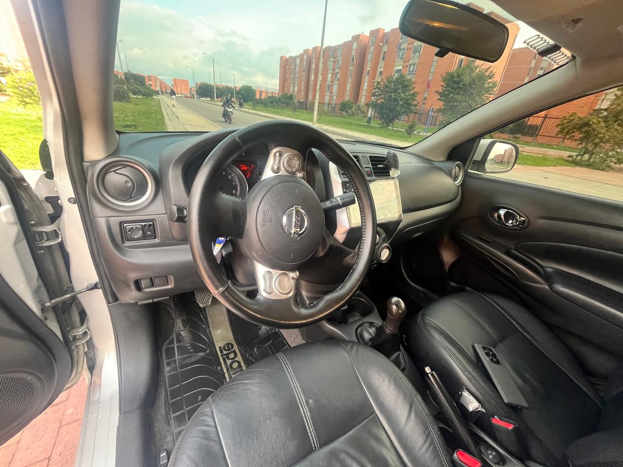 Nissan Versa modelo 2015