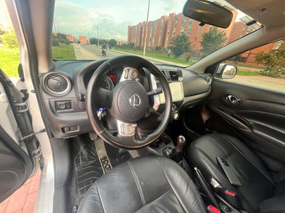 Nissan Versa modelo 2015