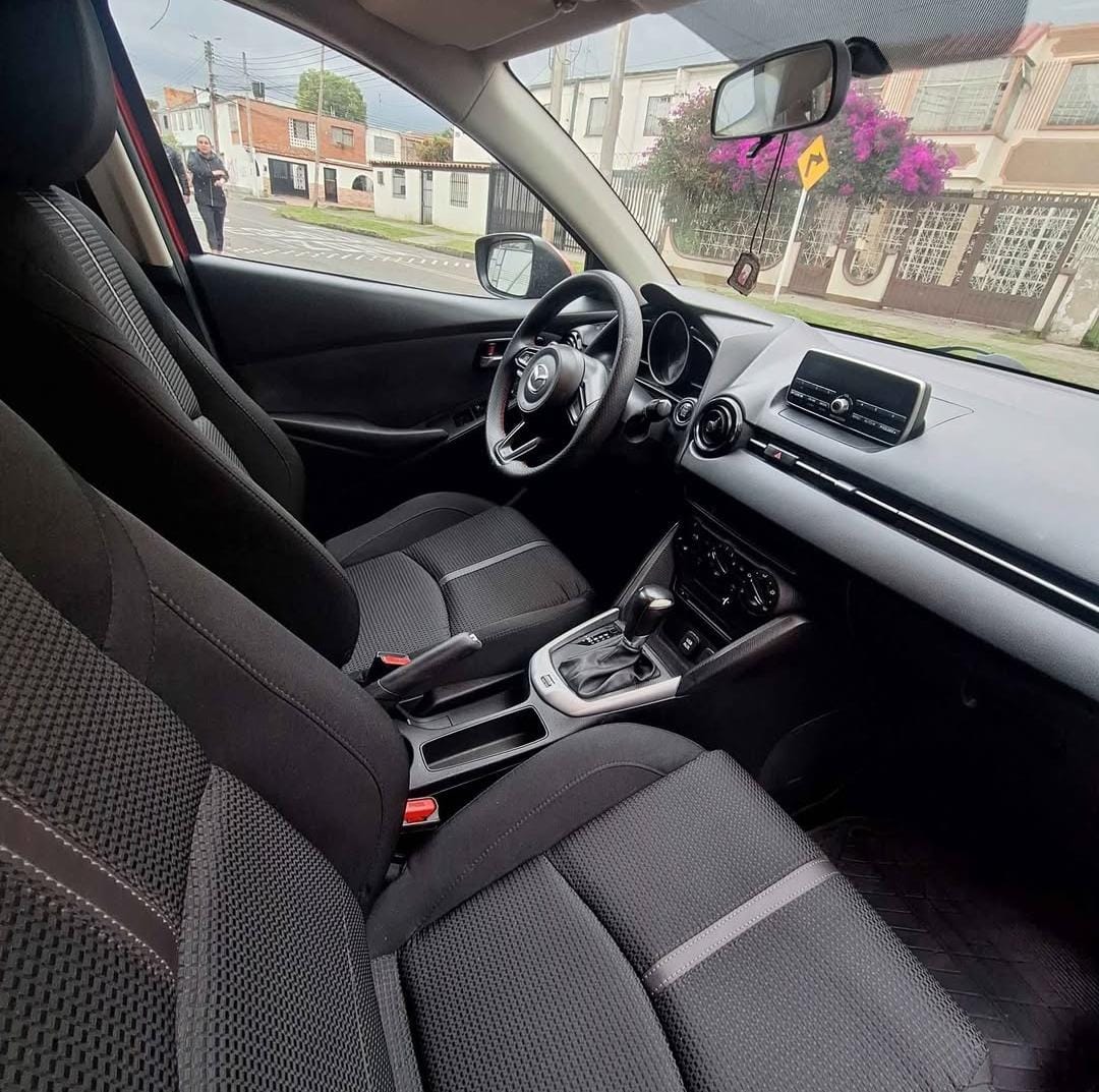MAZDA 2 SEDAN TOURING AUTOMATICO 2021