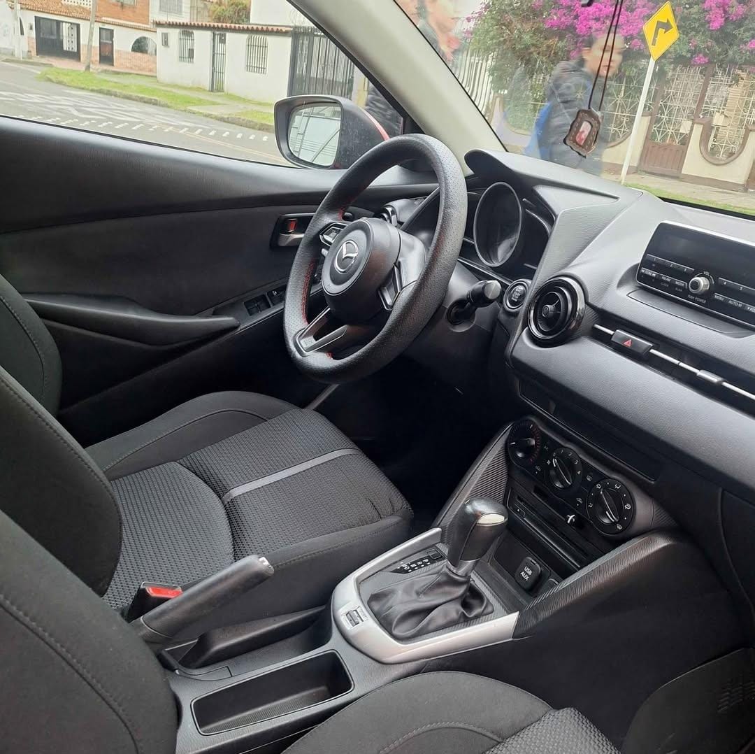 MAZDA 2 SEDAN TOURING AUTOMATICO 2021