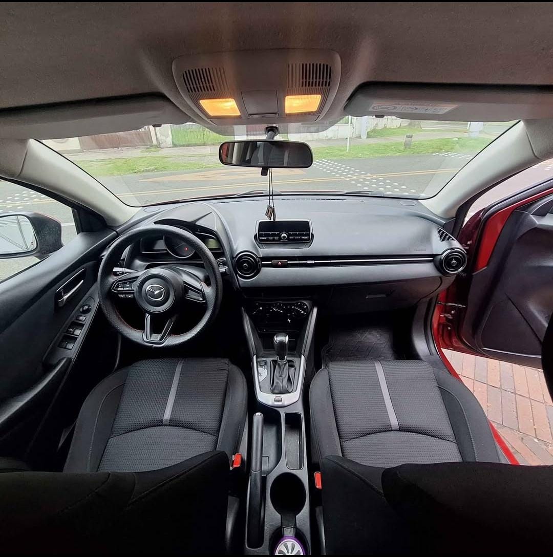 MAZDA 2 SEDAN TOURING AUTOMATICO 2021